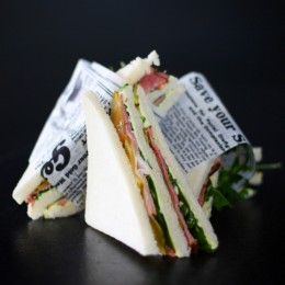 Sandwich-Ecke mit Rührei und Bacon - Ansicht 